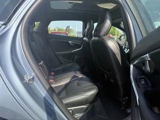 Volvo V40 Volvo V40 2.0 T2 Nordic+ Dealer Onderhouden,Pano,Leder,Navi,Camera,Pdc,Stoelverw,123pk,Clima,Cruise,Lm velgen,N.A.P,6 Bak,Apk tot 06-2026 - afbeelding nr 8