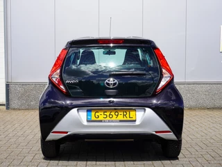 Toyota Aygo Toyota Aygo 1.0 VVT-i x-play ltd Navi | Camera | Airco | NAP - afbeelding nr 6