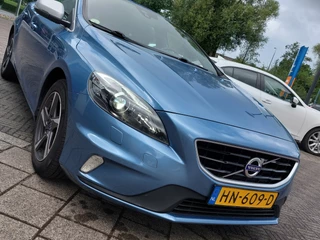 Volvo V40 Volvo V40 2.0 D2 R-Design Business | Origineel NL | Navi | Bi-Xenon | Clima | Cruise | Leder+Alcantara | Stoelverwarming | Pdc | Licht+Regensensor | 16''lm | Voorruitverwarming - afbeelding nr 38
