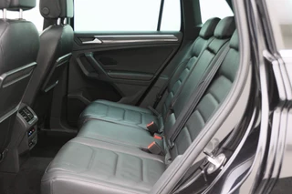 Volkswagen Tiguan Leer, Panoramadak, ACC, Camera, Apple Carplay, DAB, PDC, Trekhaak, 19'' - afbeelding nr 16