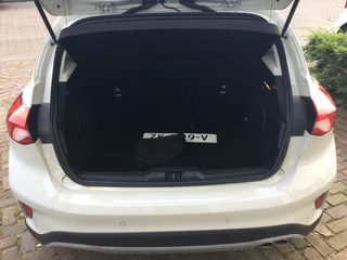 Ford Focus Ford Focus 1.5 EcoB. Active Bns | Afneembare trekhaak | Zwart dak. - afbeelding nr 4