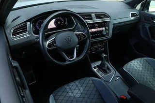 Volkswagen Tiguan Volkswagen Tiguan 1.5 TSI / 2x R-Line / Black Style / Virtual Cockpit / Camera / Matrix LED / Trekhaak / 20