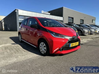 Toyota Aygo Toyota Aygo 1.0 VVT-i x - afbeelding nr 1