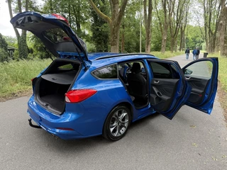 Ford Focus Ford Focus Wagon 1.5 EcoBoost ST Line Business - afbeelding nr 42