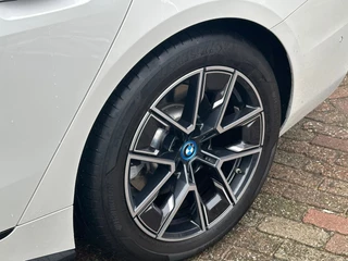 BMW i4 BMW I4 EDrive40 84 kWh M Sport 50 Jahre 5d PANO - afbeelding nr 11