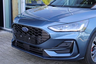 Ford Focus Ford Focus Wagon 1.0 EcoBoost Hybrid ST Line X 125pk | Winterpack | Driver Assistance pack | 18 inch Licht metaal | Incl 2.500,- Ford Voordeel - afbeelding nr 33