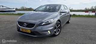 Volvo V40 2.0 D2 R-Design !