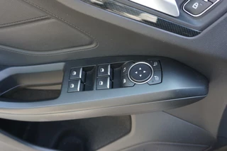Ford Focus Ford Focus Wagon 1.0 EcoBoost ST Line 125PK Automaat Winterpack Achteruitrijcamera Climate Cruise Navi 18