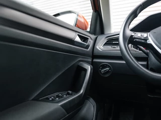 Volkswagen T-Roc Volkswagen T-Roc 1.5 TSI Sport CarPlay Camera Cruise - afbeelding nr 22