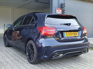 Mercedes-Benz A-Klasse Mercedes-Benz A-klasse 200 Sport Edition | AMG-STYLING / PANO / CARPLAY / ALCANTARA / SENSOREN + CAMERA / FLIPPERS / HARMAN-KARDON - afbeelding nr 7