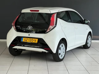 Toyota Aygo Toyota Aygo 1.0 VVT-i x-nav NL AUTO - afbeelding nr 2