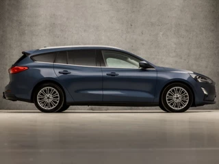 Ford Focus Automaat (PANORAMADAK, APPLE CARPLAY, GROOT NAVI, STUUR/STOELVERWARMING, GETINT GLAS, ADAPTIVE CRUISE, TREKHAAK, PARKEER ASSISTENT, NIEUWE APK, NIEUWSTAAT) - afbeelding nr 4