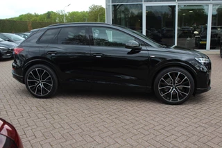 Audi Q4 e-tron Audi Q4 e-tron 50 quattro Launch edition S Competition 77 kWh / SoH 95% / Camera / Head-up / 20'' / Keyless / RS Seats / Sonos audio / Stoelverwarming / Dodehoek / DAB / ACC / Warmtepomp - afbeelding nr 6