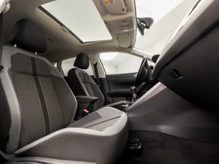 Volkswagen Polo Volkswagen Polo 1.0 TSI R-Line Sport (SCHUIFDAK, VIRTUAL COCKPIT, APPLE CARPLAY, GROOT NAVI, CLIMATE, SPORTSTOELEN, LED KOPLAMPEN, PARKEERSENSOREN, GETINT GLAS, NIEUWE APK, NIEUWSTAAT) - afbeelding nr 8