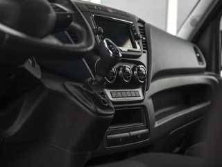 Iveco Daily Iveco Daily 35S18HV 3.0 352L L3H2 Hi-Matic | LED | Camera | Navi | Cruise Control | Lichtmetaal | Geveerde stoel | 3,5t. trekhaak - afbeelding nr 17