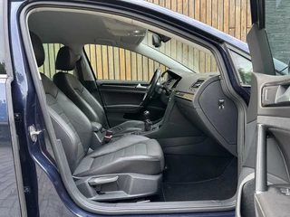 Volkswagen Golf Volkswagen Golf Variant 1.4 TSI R-line 150pk | Navigatiesysteem | Osram LED verlichting | Trekhaak uitklapbaar | Keyless entry | Stoelverwarming | Cruise control | R-stuur | Parkeersensoren voor en achter | Achteruitrijcamera - afbeelding nr 37