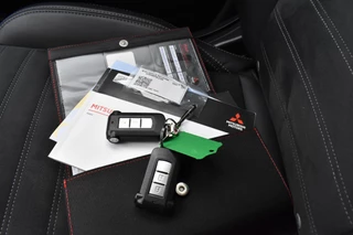 Mitsubishi Outlander Navi/Alcantara-Leder/Camera/Pdc/Standkachel/Trekhaak/Etc.! - afbeelding nr 25