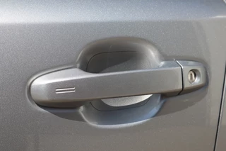 Toyota C-HR Toyota C-HR 1.8 Hybrid Dynamic Plus Dodehoek/Winterpakket/Parkeersensoren - afbeelding nr 40