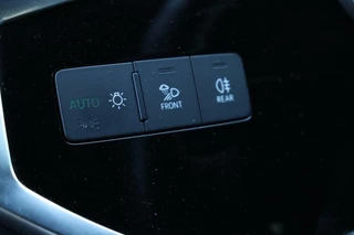 Audi Q3 Audi Q3 35 TFSI / 3x S-Line / 150PK / Automaat / Navi / Matrix LED / Keyless / 19