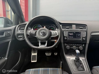 Volkswagen Golf Volkswagen Golf 1.4 TSI GTE 204PK Trekhaak/Carplay/LED/18