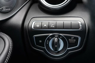 Mercedes-Benz GLC Mercedes GLC-klasse 250 4MATIC AMG Pano / Burmester / Trekhaak - afbeelding nr 19