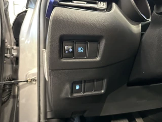 Toyota C-HR Toyota C-HR 1.2 Bi-Tone | CAMERA | NAVI | KEYLESS | LMV | METALLIC | LED - afbeelding nr 53