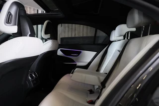 Mercedes-Benz C-Klasse Mercedes-Benz C-klasse 300 e AMG 63 Look / 360 Camera / Acc / Lane Assist / Elek Stoelen / Leder / Open Pano / Dode Hoek / 20 Inc - afbeelding nr 9