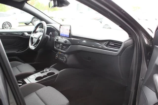 Ford Focus Ford Focus Wagon 1.5 EcoBoost ST Line Business Automaat 150PK | Winterpack | Full LED | Adaptive Cruise Control | Navigatie | Climate Control | - afbeelding nr 12
