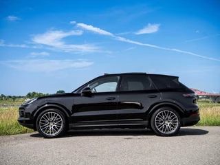 Porsche Cayenne Porsche Cayenne 3.0 V6 340PK Pano Stoelkoeling Bose ACC Sport Chrono Led Matrix 360 Camera Softclose Luchtvering - afbeelding nr 18