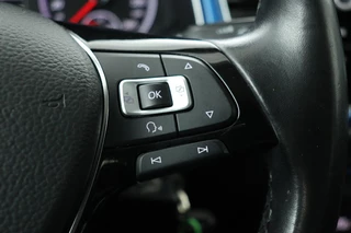 Volkswagen T-Roc Volkswagen T-Roc 1.5 TSI Sport | Stoelverwarming | Full LED |  Trekhaak | Navigatie | Climate control | PDC | Sportstoelen | Cruise control | Bluetooth - afbeelding nr 16