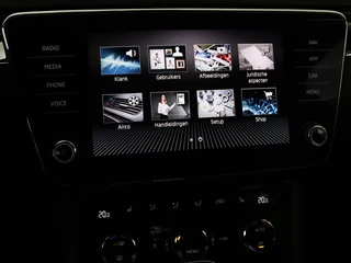 Škoda Superb Skoda Superb 1.4 TSI iV Laurin & Klement | Panoramadak |  Leder | Adaptive cruise | Canton Sound | Stoelverwarming | Standkachel | Carplay | Camera | Full LED | Memory - afbeelding nr 34