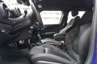 MINI Cooper MINI Cooper Mini 1.5 Pepper | NL AUTO | HUD | Sportinterieur (leer/ stof/ stoelverwarming) | Apple Carplay | Sfeerverlichting | 17inch | LED pakket | Keyless GO/ ENTRY | DUAL ZONE CLIMATE | Bonnet Stripes | Zwart dak | Front- achterspoiler - afbeelding nr 18