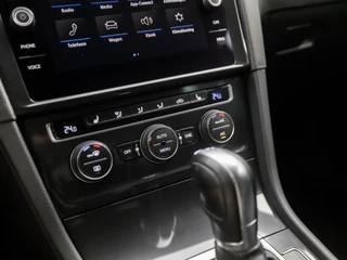 Volkswagen Golf Automaat (APPLE CARPLAY, CLIMATE, STOELVERWARMING, SPORTSTOELEN, LM VELGEN, GETINT GLAS, CRUISE, NIEUWSTAAT) - afbeelding nr 9