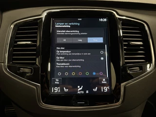 Volvo XC90 Volvo XC90 T8 Twin Engine AWD R-Design PANO/LUCHTVERING/TREKHAAK/H&K/MASSAGE+VENTILATIE/360CAMERA/20