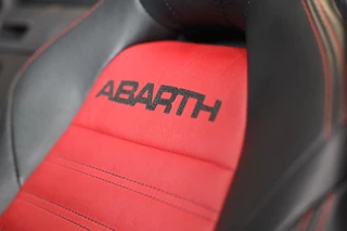 Fiat 124 Spider Fiat 124 Spider 1.4 MultiAir Turbo Abarth / 170 Pk / AUT / Navi / Airco / Elek Pakket / Cruise Control / Led / Pdc / 17 Inch - afbeelding nr 9