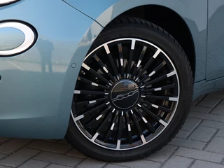 Fiat 500 Fiat 500 La Prima 42 kWh | Technology | Winter | BTW | 17