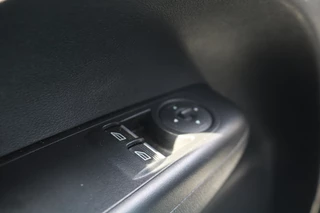 Ford Transit Courier Ford Transit Courier 1.5 TDCI 100pk Euro 6 Limited Airco Navigatie BPM Vrij - afbeelding nr 24