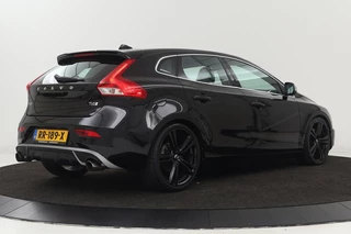 Volvo V40 Volvo V40 2.0 T4 Sport | Stoelverwarming | Camera |  Full LED | Leder/Alcantara | Navigatie | 19'' | Climate control | Bluetooth | PDC | Cruise control | R Design - afbeelding nr 26