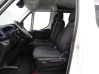 Iveco Daily Iveco Daily 35S14 Hi-Matic Automaat L2H1 Dubbele Cabine | 6-Persoons | Navigatie | 3500Kg Trekhaak - afbeelding nr 19