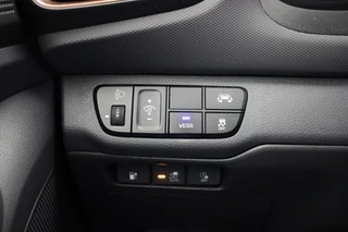 Hyundai IONIQ Hyundai IONIQ Comfort - Carplay, Camera, SOH 100% - afbeelding nr 29