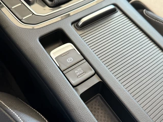 Volkswagen Passat Volkswagen Passat Variant 1.4 TSI ACT Highline Automaat | Panoramadak | Adaptive cruise | Stoelverwarming | PDC V+A | LED - afbeelding nr 28