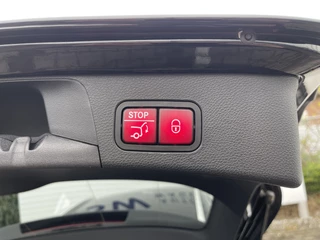 Mercedes-Benz C-Klasse | Trekhaak | Leder | ACC | HUD | MultiBeam LED | Keyless | 18 inch - afbeelding nr 30