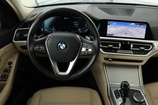BMW 3 Serie BMW 3-serie 330e eDrive Edition | Adaptive cruise | Leder |  Stoelverwarming | Harman/Kardon | Keyless | Carplay | Live Cockpit | Navigatie | Full LED | Achterbankverwarming - afbeelding nr 3