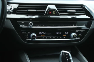 BMW 5 Serie BMW 5-serie 520i M-SPORT LASER MEMORY LEDER CAMERA SFEERVERLICHTING - afbeelding nr 25