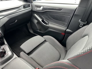 Ford Focus Ford Focus Wagon 1.5 EcoB. ST Line Comf-Tech-WinterPack 1500AHG - afbeelding nr 20