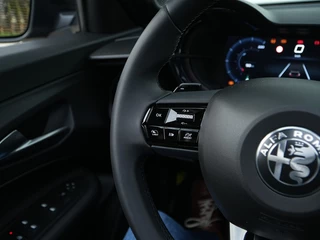 Alfa Romeo Junior Alfa Romeo Junior 1.2 Turbo 136 PK Ibrida Speciale | Pano | Techno - afbeelding nr 35