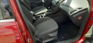 Ford Focus Ford Focus Wagon 1.0 Ecoboost Titanium 100pk Trekhaak | Voorruit Verwarming | Climate control | Navigatie | 17 inch velgen - afbeelding nr 4