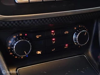 Mercedes-Benz A-Klasse Mercedes A-klasse 180 AMG Line Camera/Stoelverwarming - afbeelding nr 36