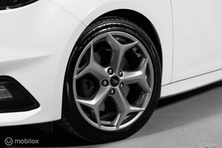 Ford Focus Ford Focus 2.0 EcoBoost ST-3|LEDER|CRUISE|STOEL&STUUR VERWARMING| - afbeelding nr 5