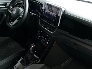 Volkswagen T-Roc Volkswagen T-Roc 1.5 TSI 150PK R-LINE EVO IQ LIGHT ALCANTARA ELEK.KLEP CARPLAY STOEL/STUUR VERW. 18